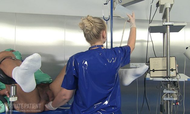 Surgeon in Latex 01