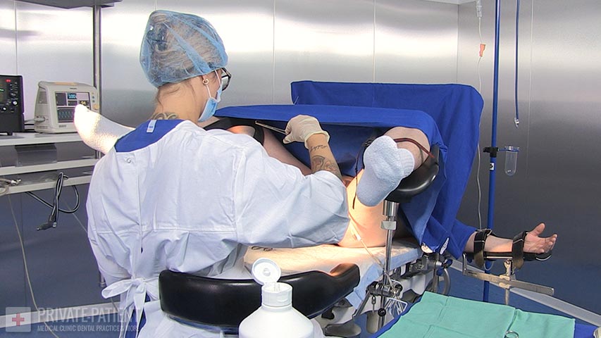 PP884_OP-04-Surgery